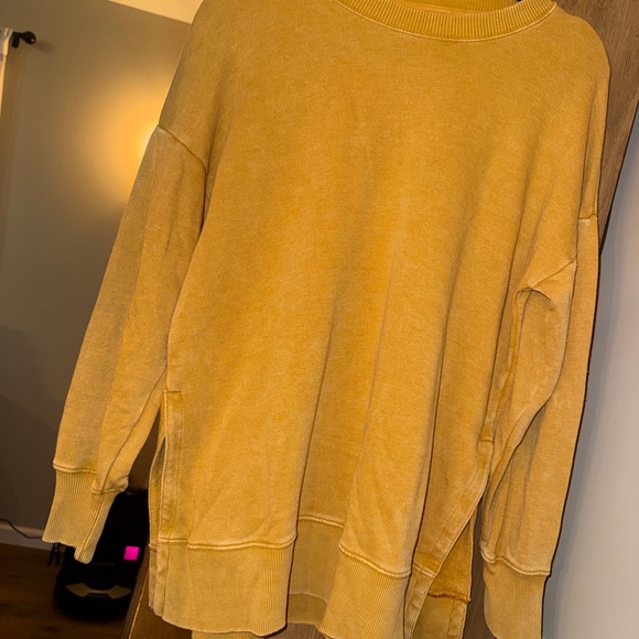 Aerie oversized Mustard Sweatshirt - Picture 2 of 4